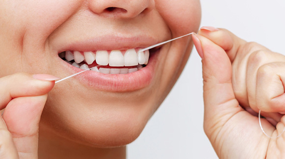 Czy Nitkowanie Zębów Jest Konieczne?