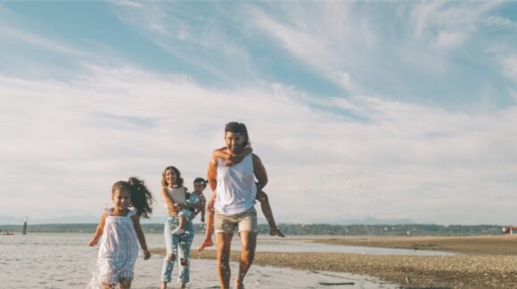 Sierpniowy poradnik: Jak dbać o zdrowie jamy ustnej latem? – Eurodent Stomatologia Rzeszów radzi