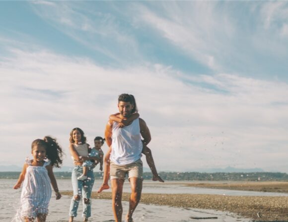 Sierpniowy poradnik: Jak dbać o zdrowie jamy ustnej latem? – Eurodent Stomatologia Rzeszów radzi